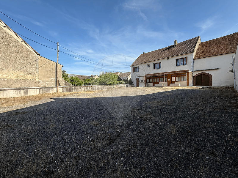 Maison - 278 m² - 9 pièces