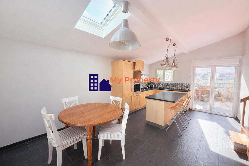 Maison - 95 m² - 4 pièces