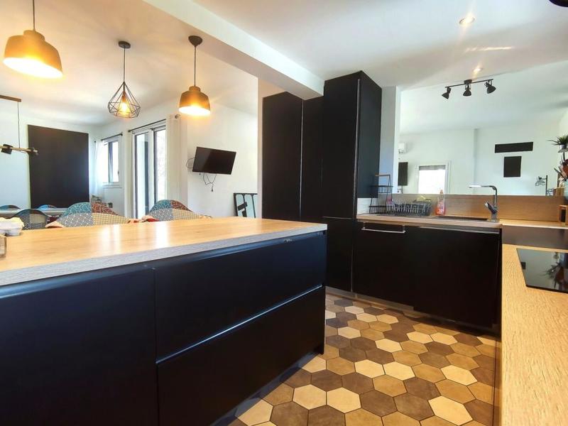 Villa - 202 m² - 7 pièces