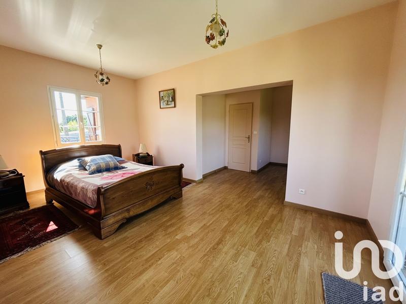 Maison - 256 m² - 8 pièces