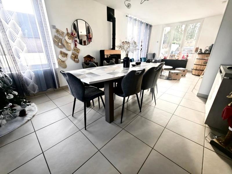 Maison - 220 m² - 8 pièces