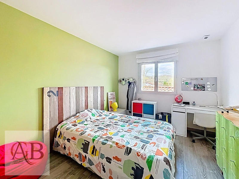 Maison - 220 m² - 7 pièces