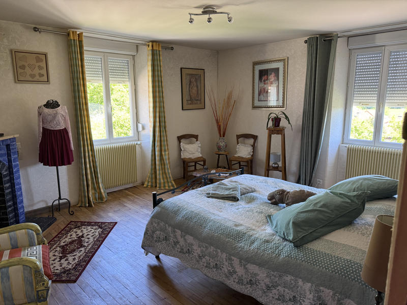 Maison - 235 m² - 8 pièces