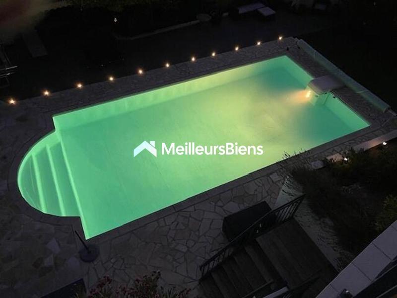 Villa - 188 m² - 8 pièces