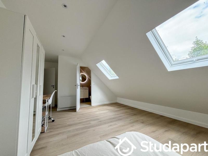 Chambre - 11 m² - 1 pièce