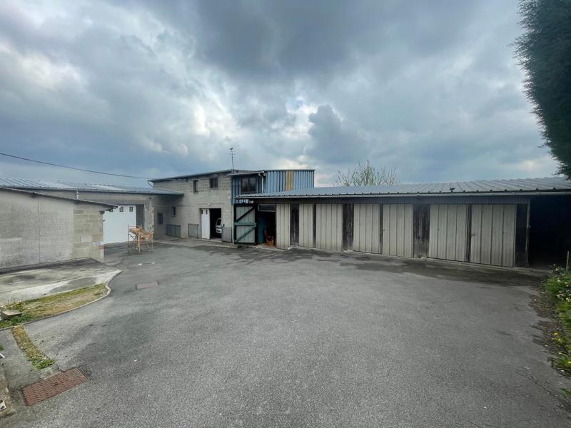 Maison - 400 m² - 3 pièces