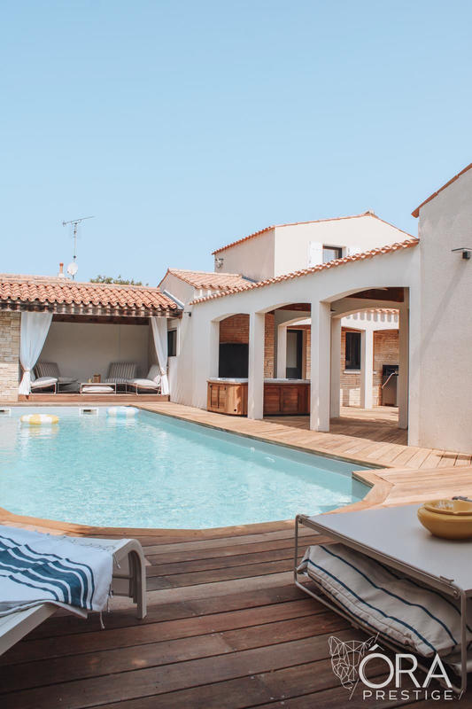 Maison traditionnelle - 187 m² - 5 pièces