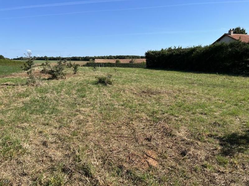 Terrain constructible - 1 776 m²