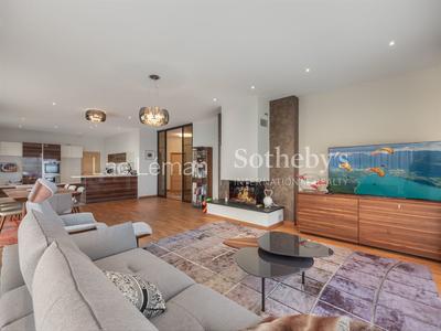 Maison - 312 m² - 9 pièces