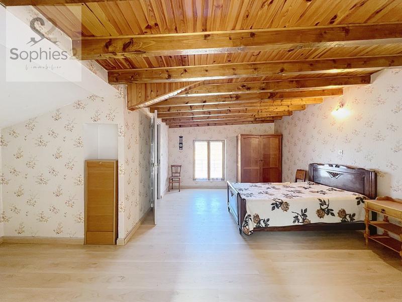 Maison - 200 m² - 8 pièces