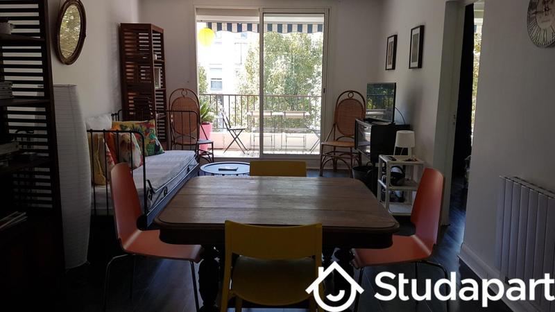 Chambre - 11 m² - 1 pièce