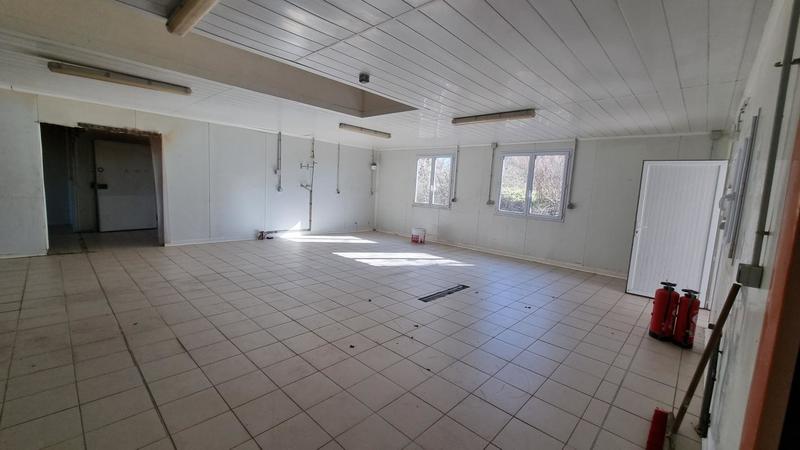 Maison - 200 m² - 2 pièces