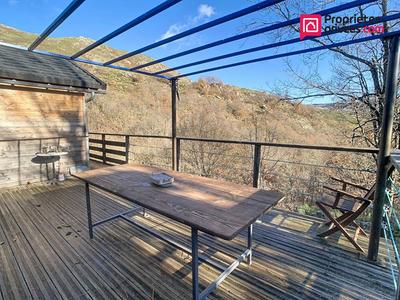 Maison - 90 m² - 5 pièces