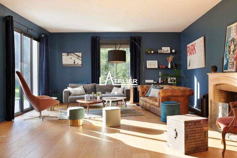 Maison - 210 m² - 10 pièces