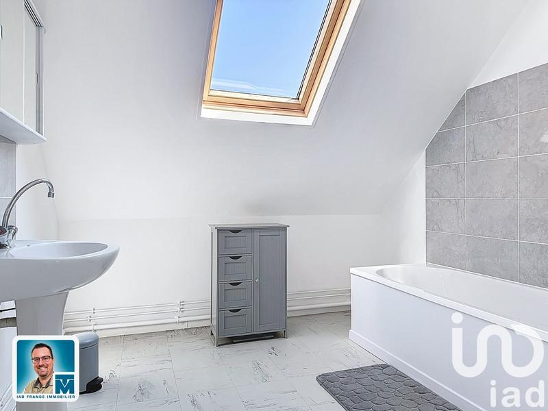 Maison - 143 m² - 8 pièces