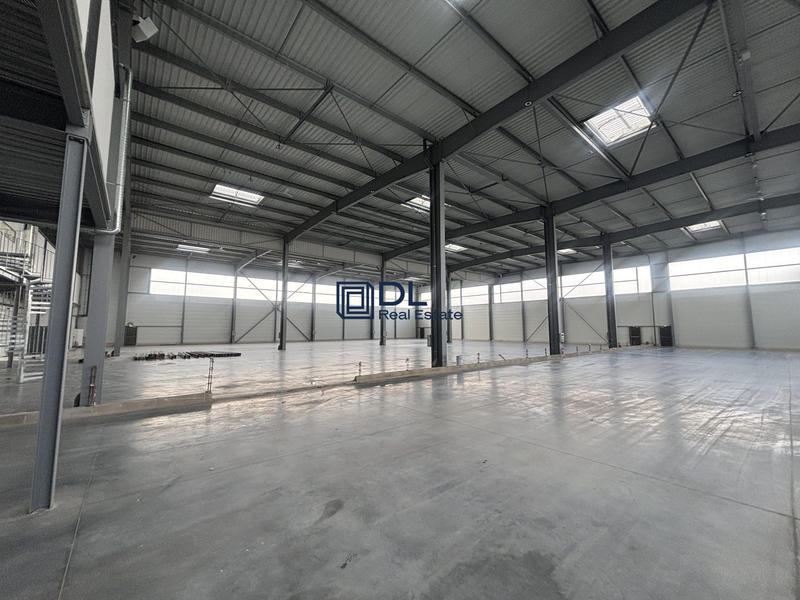 Entrepôt - 3 428 m²