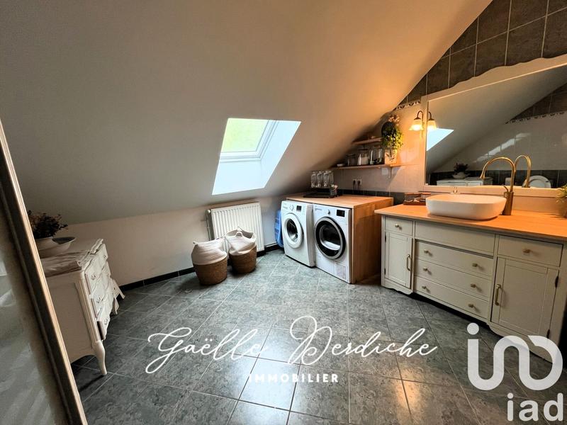 Maison - 213 m² - 8 pièces