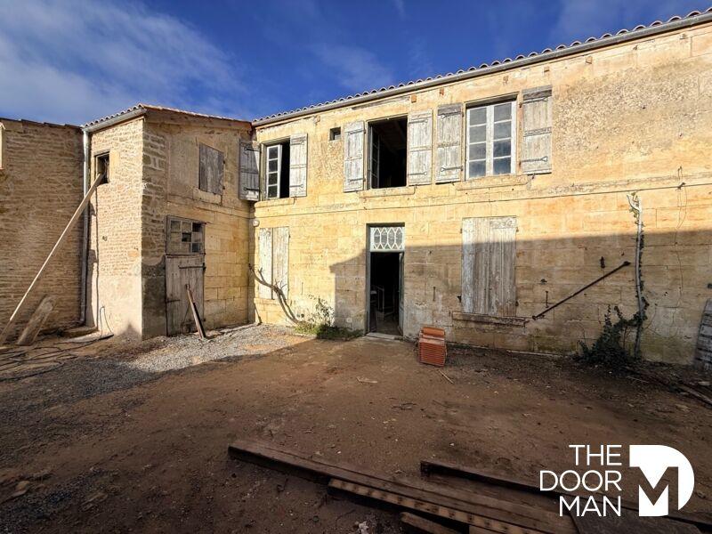 Maison - 320 m² - 6 pièces