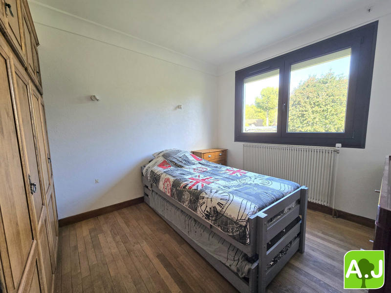 Maison traditionnelle - 131 m² - 6 pièces