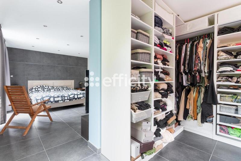 Maison - 298 m² - 7 pièces