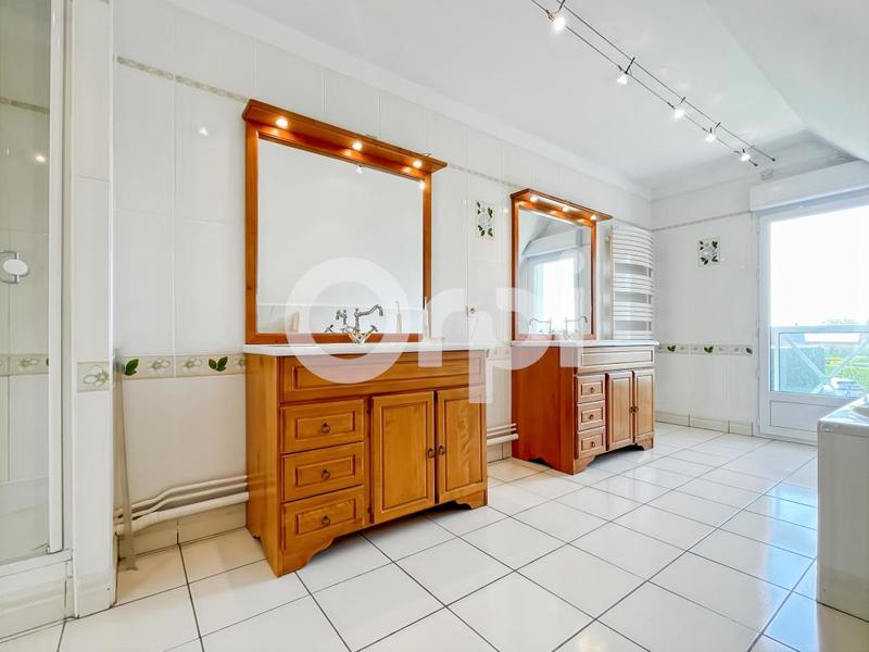 Maison - 177 m² - 6 pièces