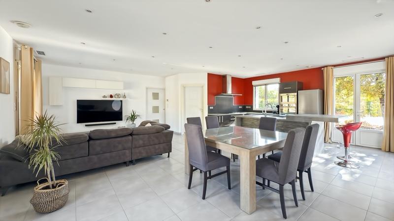 Maison - 300 m² - 10 pièces