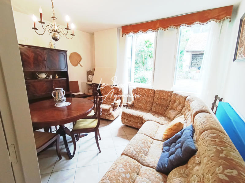 Maison - 248 m² - 8 pièces