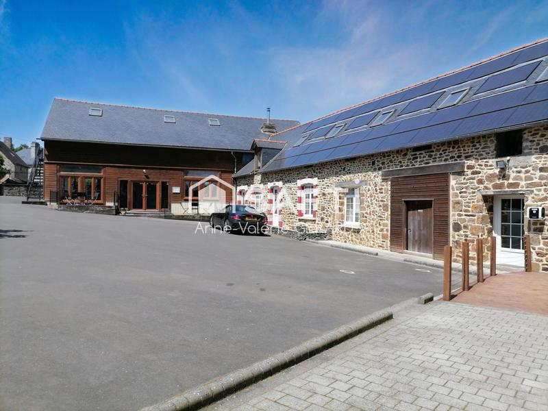 Maison - 965 m² - 17 pièces