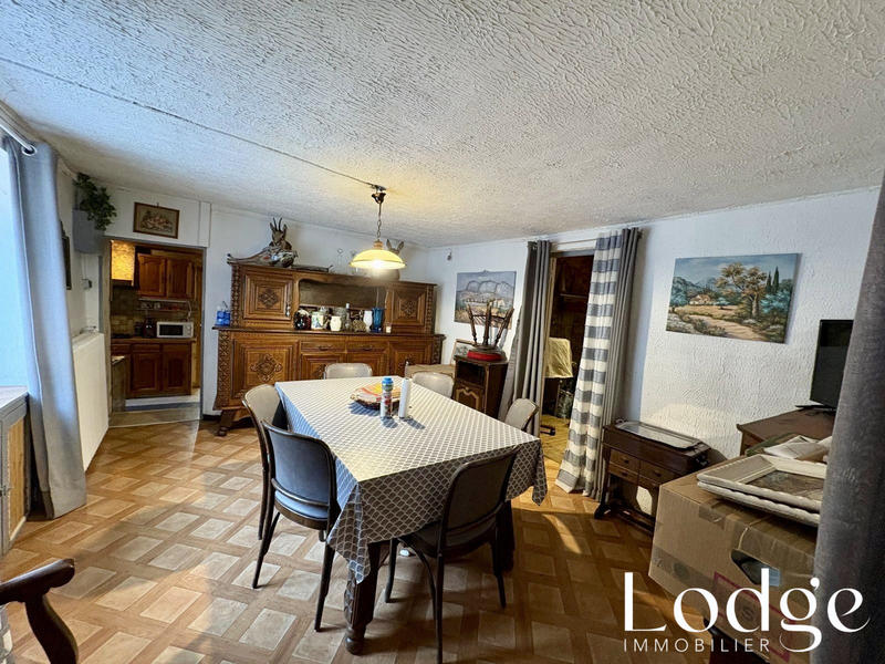 Maison - 350 m² - 7 pièces