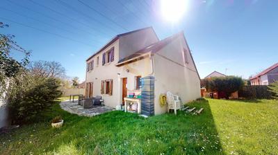 Maison - 143 m² - 7 pièces