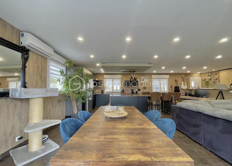 Maison - 140 m² - 5 pièces