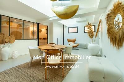 Loft - 140 m² - 4 pièces