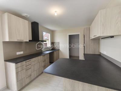 Maison traditionnelle - 140 m² - 5 pièces