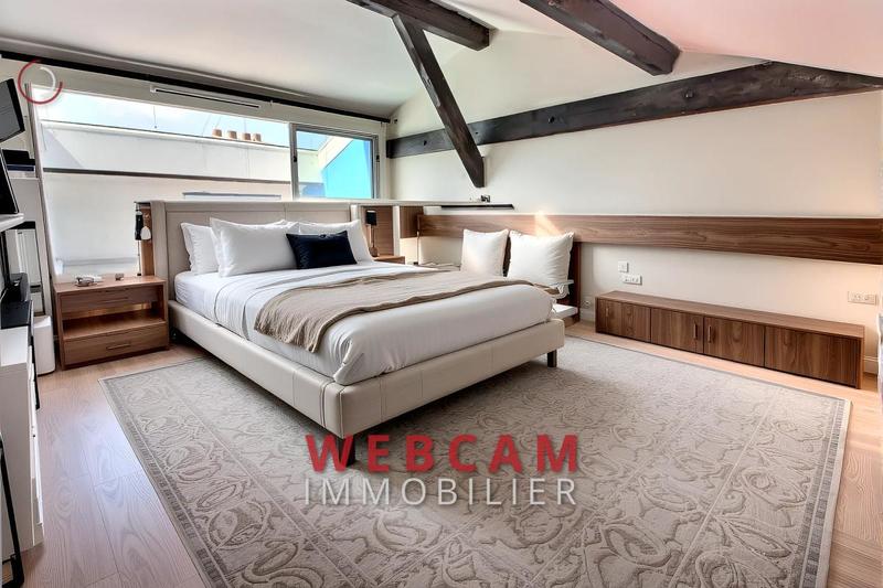 Loft - 120 m² - 4 pièces