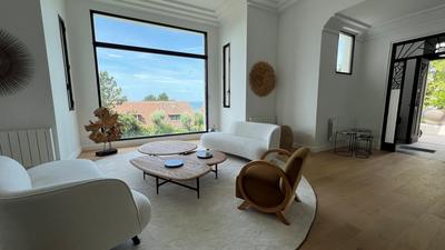 Villa - 392 m² - 14 pièces