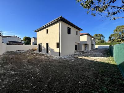 Maison - 96 m² - 4 pièces