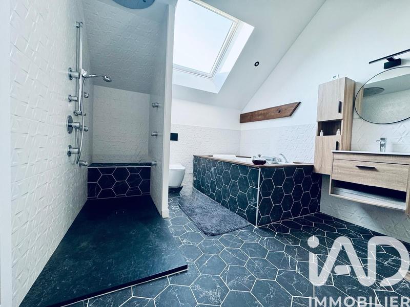 Maison de village - 242 m² - 7 pièces