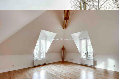 Maison - 250 m² - 9 pièces