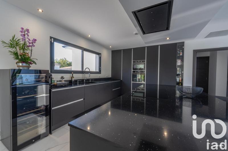 Maison - 184 m² - 6 pièces