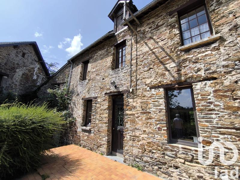 Maison - 230 m² - 9 pièces