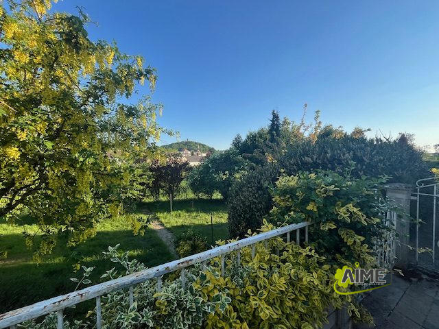 Maison - 211 m² - 7 pièces