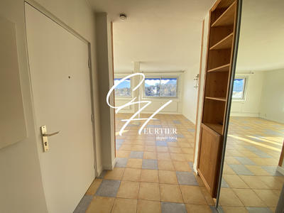 Appartement - 79 m² - 3 pièces