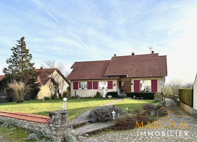 Maison traditionnelle - 200 m² - 8 pièces