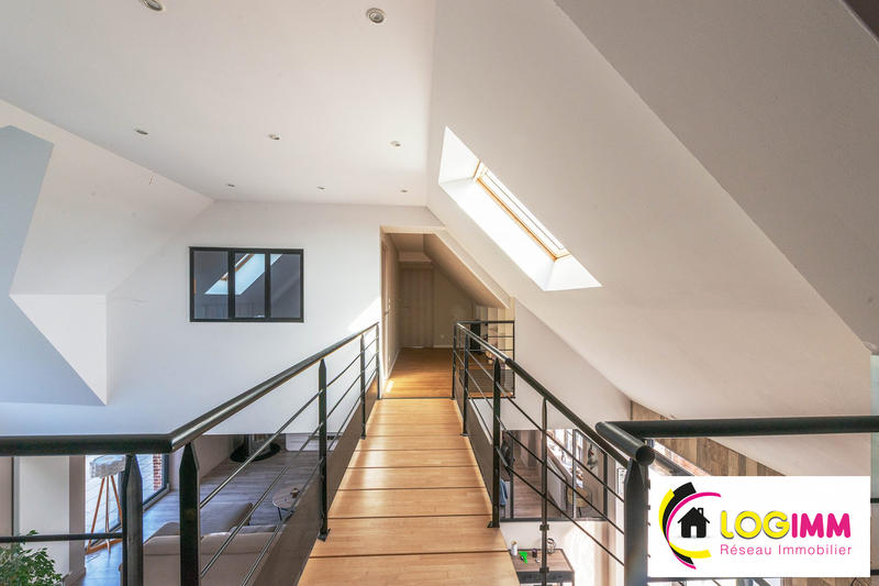 Maison - 256 m² - 7 pièces