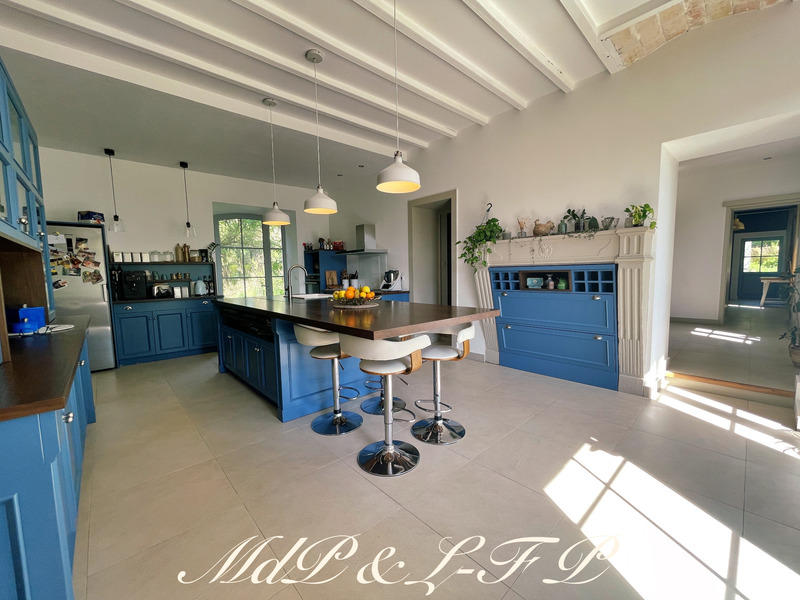 Maison - 262 m² - 7 pièces