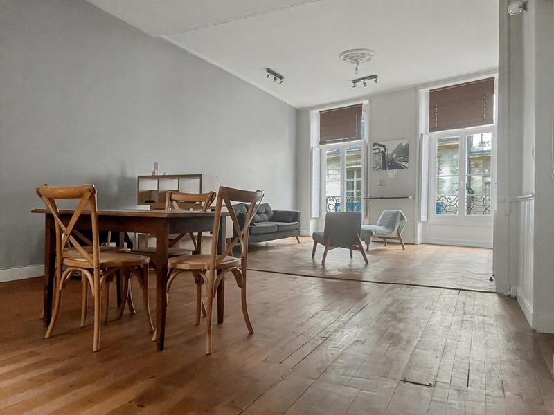 Appartement - 96 m² - 3 pièces