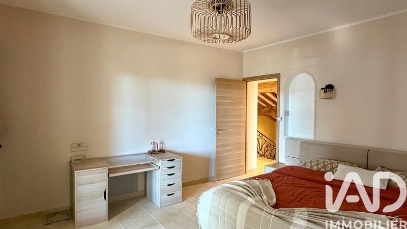 Maison - 225 m² - 10 pièces