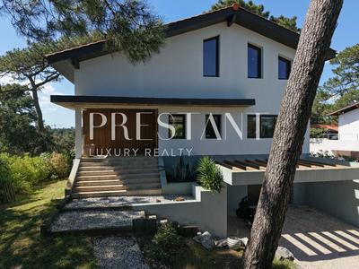 Maison - 290 m² - 10 pièces