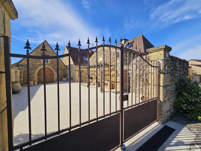 Maison traditionnelle - 214 m² - 9 pièces