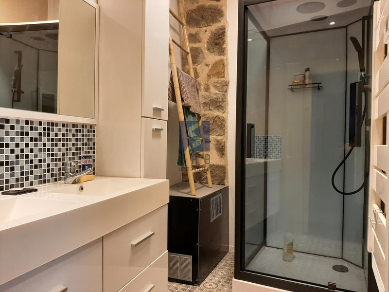 Maison - 182 m² - 7 pièces